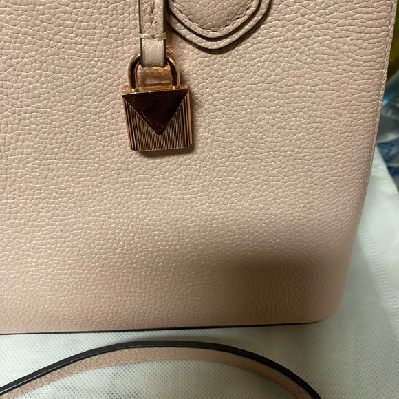 Michael Kors Crossbody EUC Soft Pink Very Small Bag MSMT 10”W 8”H ROSE Hardware - Picture 8 of 10